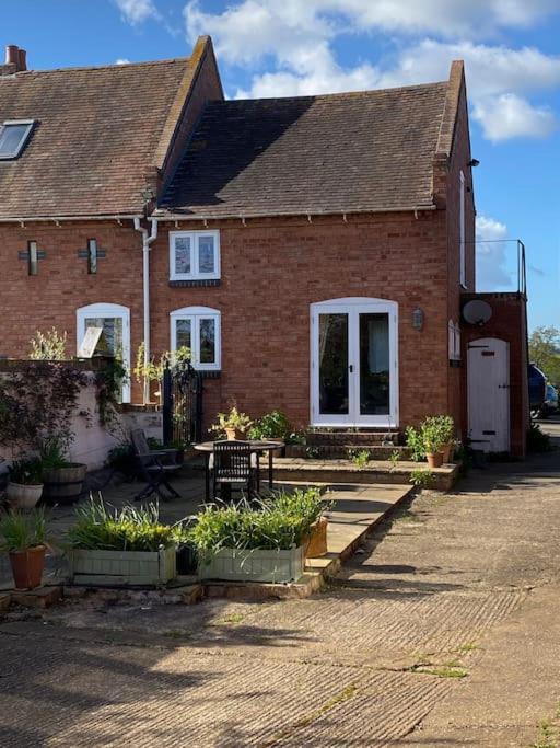 Cottage Barn Conversion On Working Farm Worcester Esterno foto
